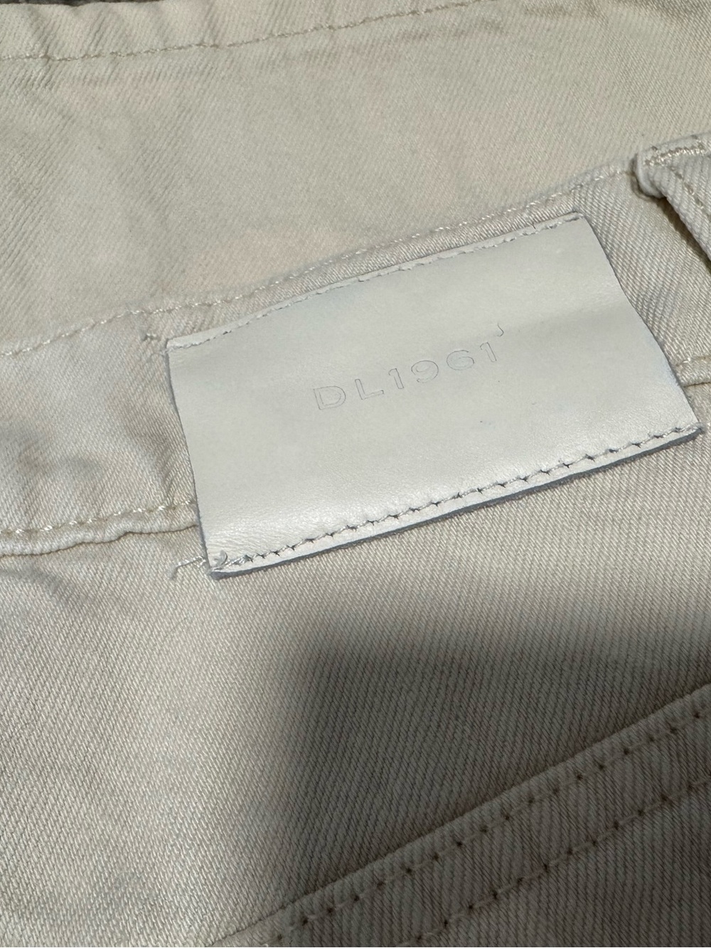 DL1961 Taylor High-Rise Crop Barrel Jeans - Picture 7 of 7